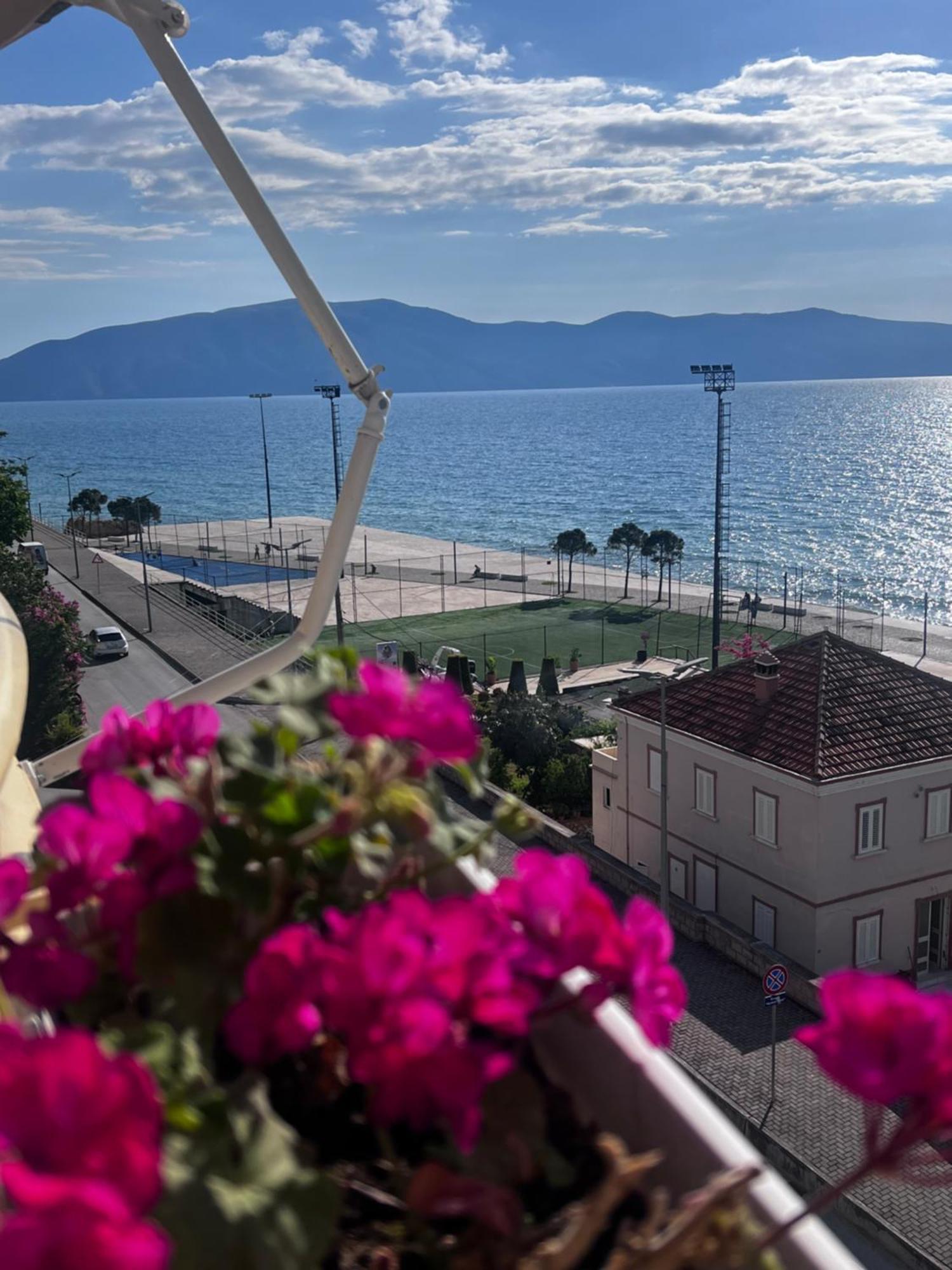 Hotel Lungomare Vlore Exterior photo