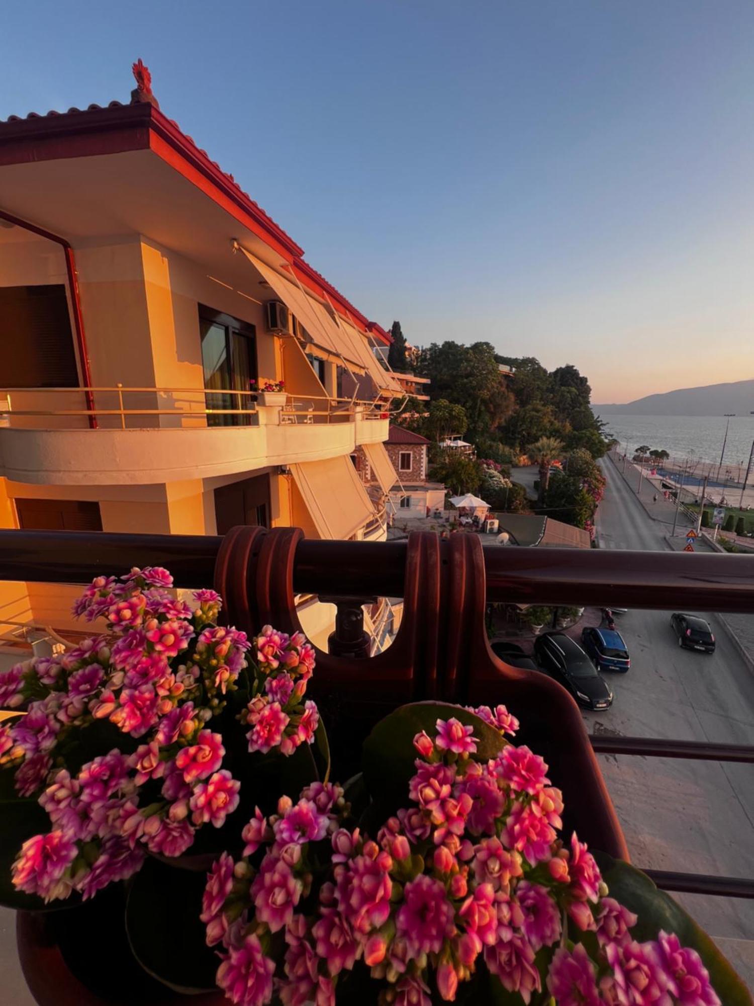 Hotel Lungomare Vlore Exterior photo