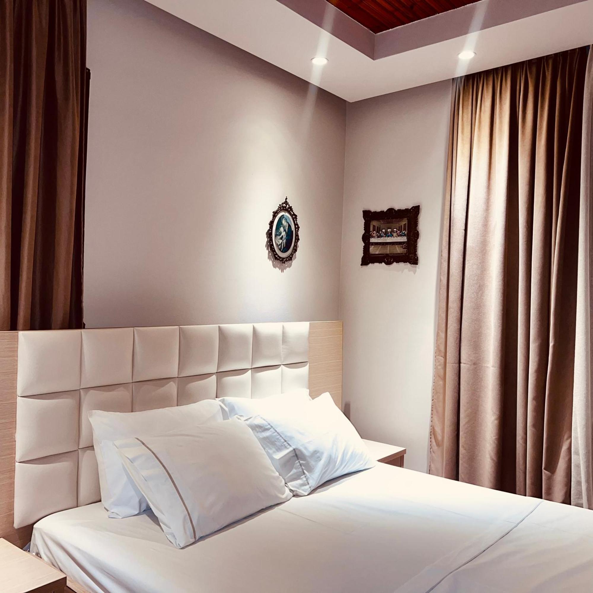 Hotel Lungomare Vlore Exterior photo